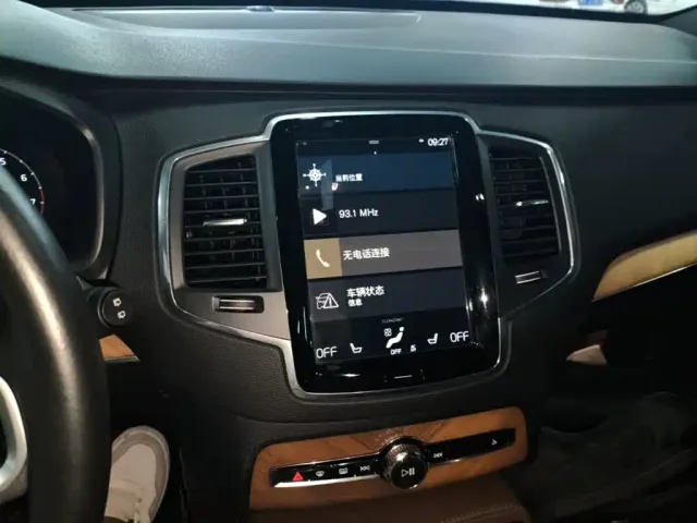 Volvo XC90 — Фото автомобиля 12