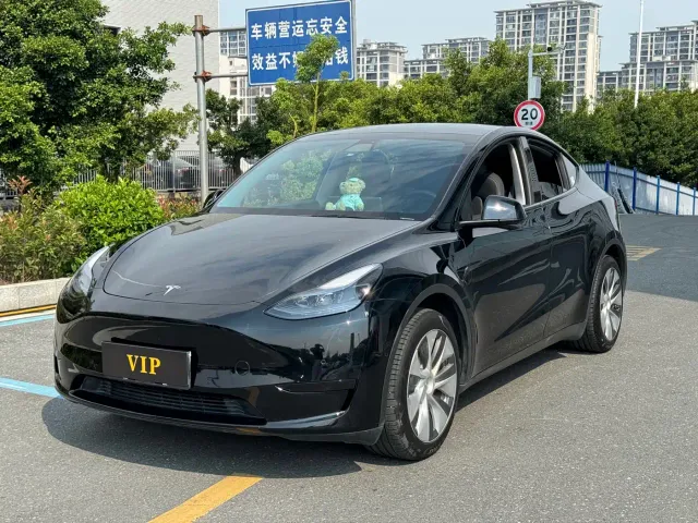 Фотография автомобиля — Tesla Model Y