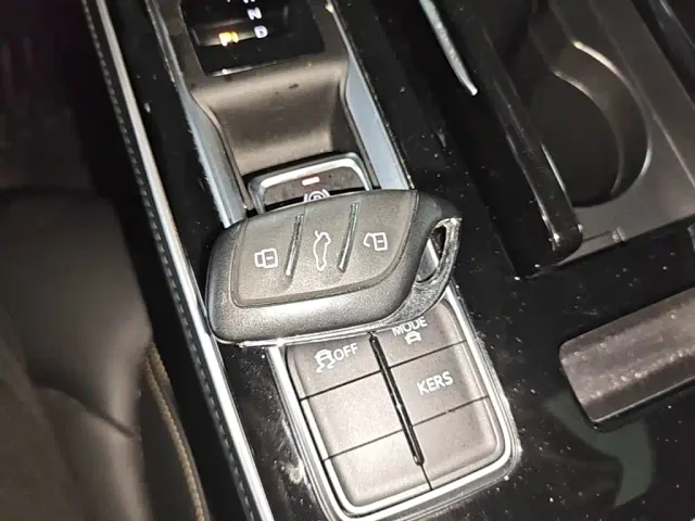 Roewe i6 MAX EV — Фото автомобиля 8