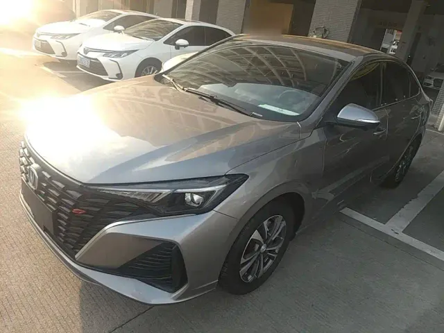 Фотография автомобиля — Changan Eado