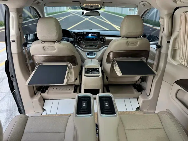 Mercedes-Benz V-Class — Фото автомобиля 19