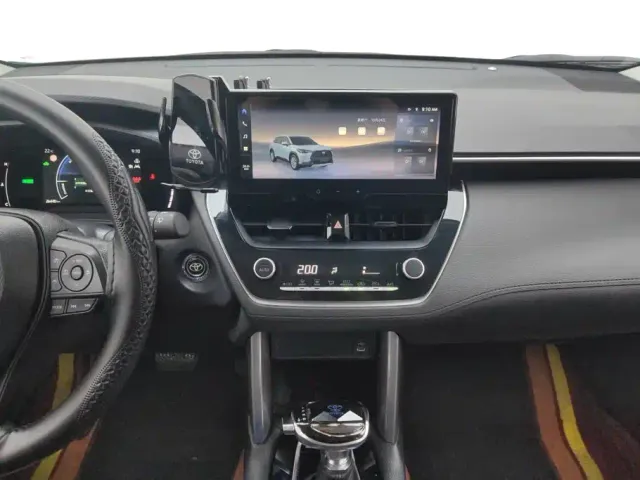 Toyota Corolla Cross — Фото автомобиля 13