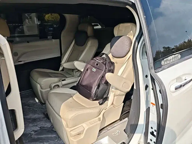 Toyota Granvia — Фото автомобиля 16