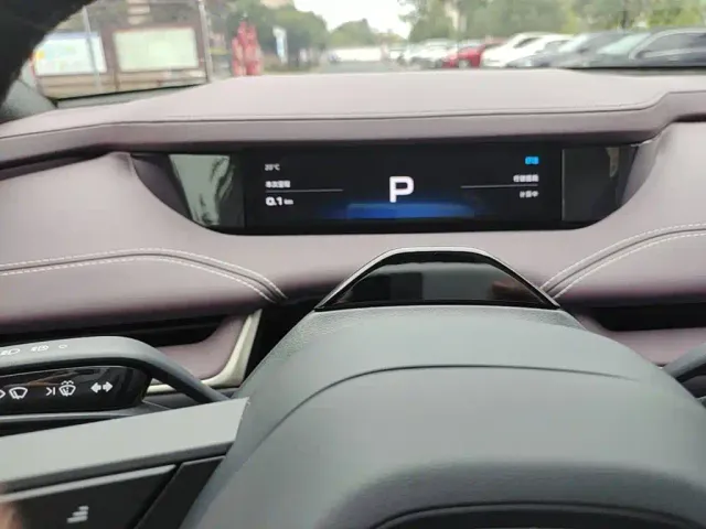 Xiaomi SU7 — Фото автомобиля 11