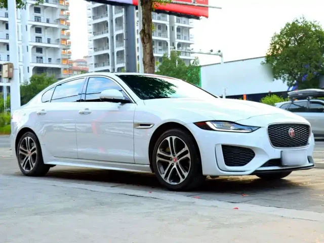 Jaguar XEL — Фото автомобиля 3