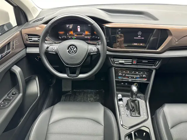 Volkswagen Tharu — Фото автомобиля 13