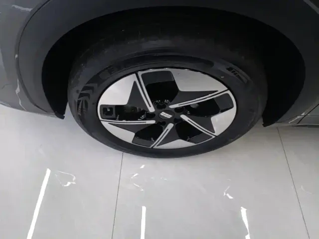 Geely Galaxy E5 — Фото автомобиля 22