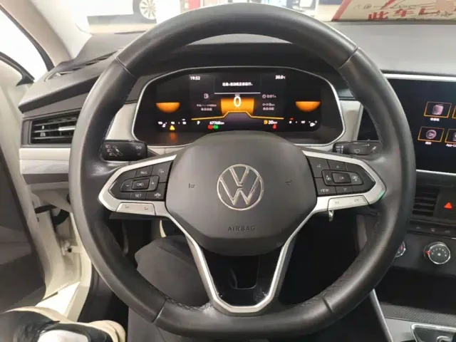 Volkswagen Bora — Фото автомобиля 10
