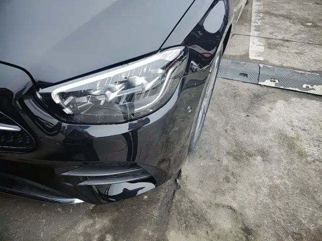 Mercedes-Benz E-Class — Фото автомобиля 23