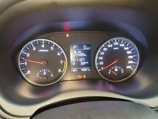 Hyundai Elantra — Фото автомобиля 11