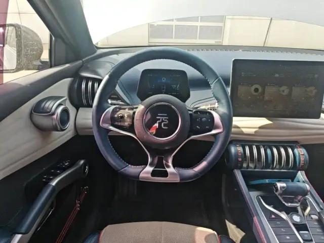 BYD Yuan PLUS — Фото автомобиля 10