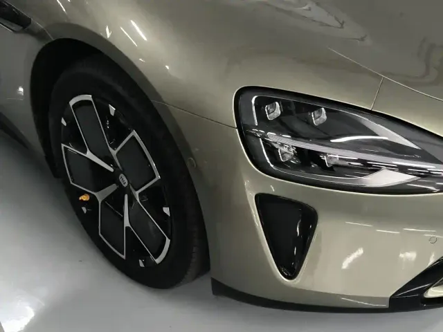 Xiaomi SU7 — Фото автомобиля 16