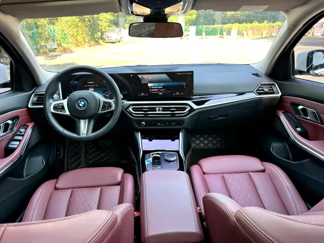 BMW i3 — Фото автомобиля 12