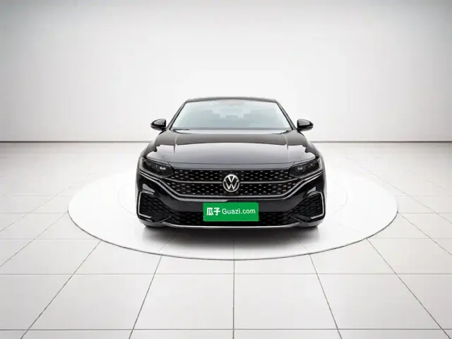 Volkswagen Passat — Фото автомобиля 2
