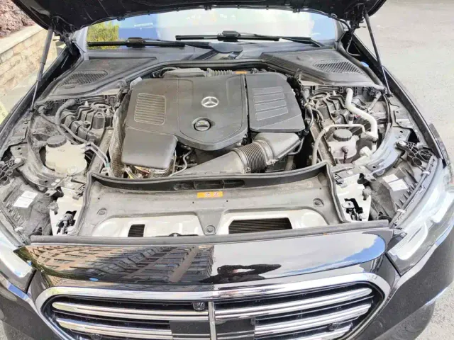 Mercedes-Benz E-Class — Фото автомобиля 9