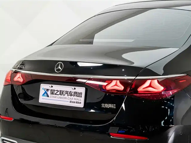 Mercedes-Benz E-Class — Фото автомобиля 8
