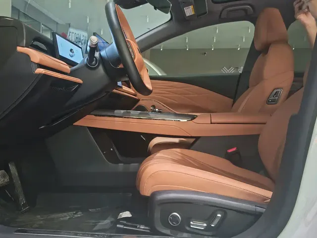 Geely Galaxy Xingyao 8 — Фото автомобиля 5