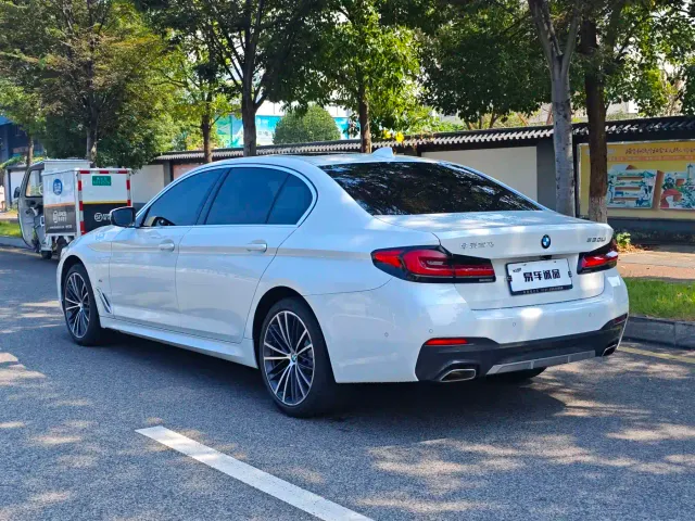 BMW 5 Series — Фото автомобиля 12