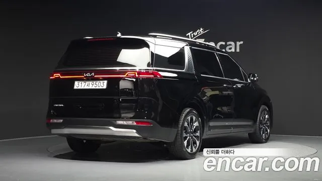 Kia Carnival Generation 4 — Фото автомобиля 2