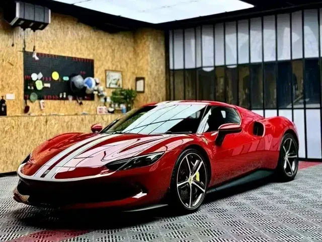 Фотография автомобиля — Ferrari 296