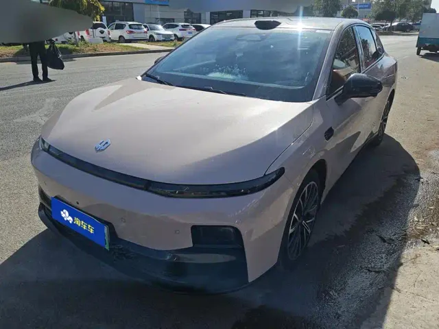 Фотография автомобиля — Leapmotor B01