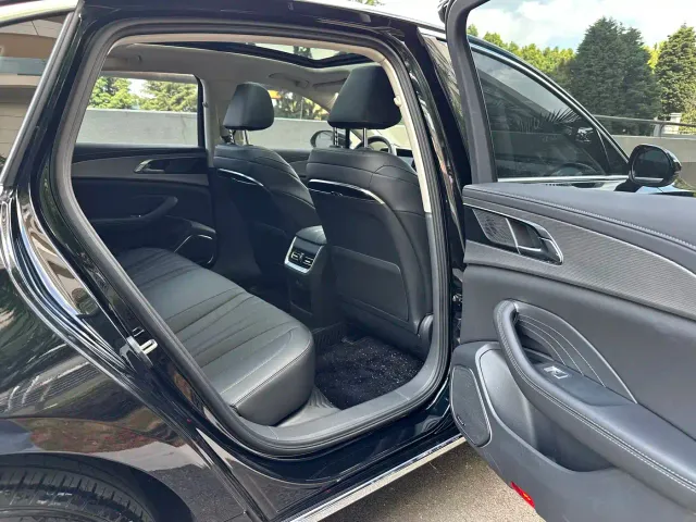 Hongqi H5 — Фото автомобиля 28