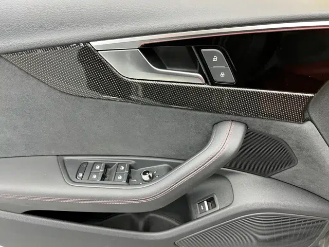 Audi S4 — Фото автомобиля 17
