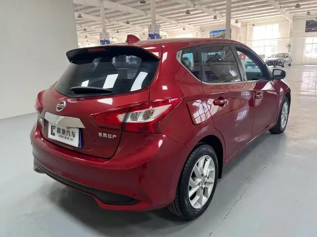 Nissan Tiida — Фото автомобиля 4