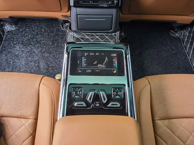 Audi A8 — Фото автомобиля 26