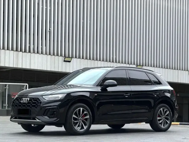Фотография автомобиля — Audi Q5L