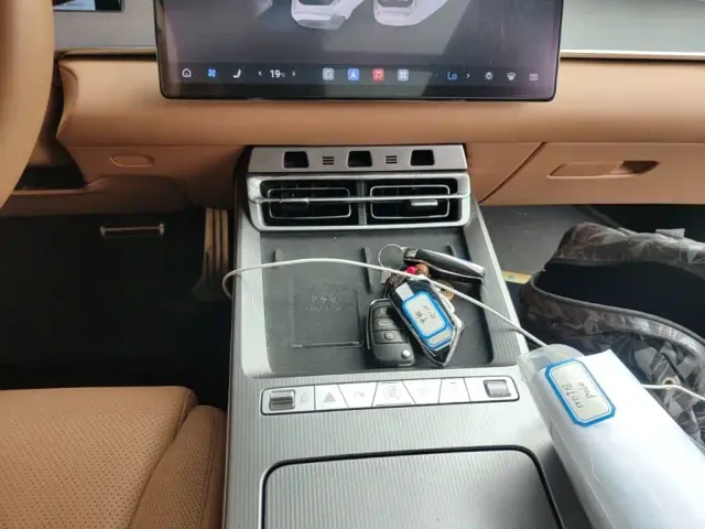 BYD Han L — Фото автомобиля 13