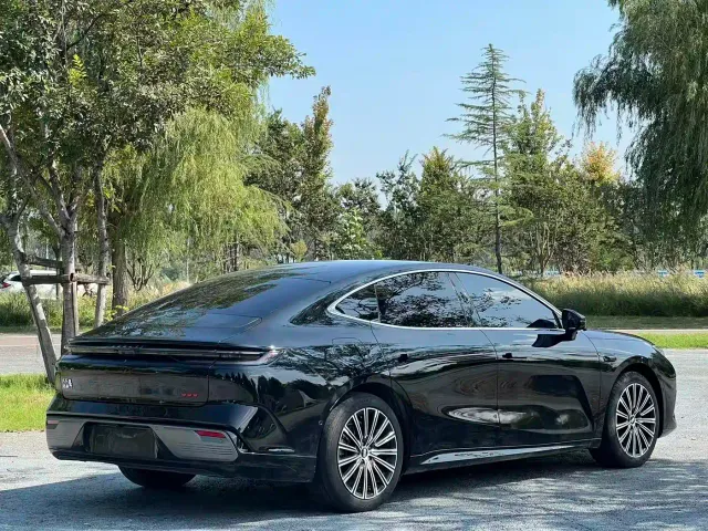 Geely Galaxy Xingyao 8 — Фото автомобиля 9