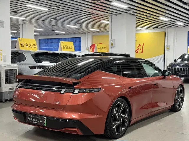 Lynk & Co Z10 — Фото автомобиля 14