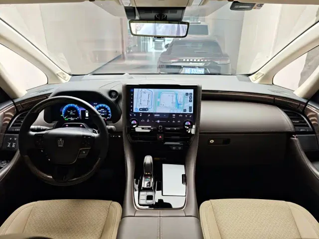 Toyota Vellfire — Фото автомобиля 13