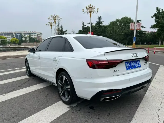 Audi A4L — Фото автомобиля 9