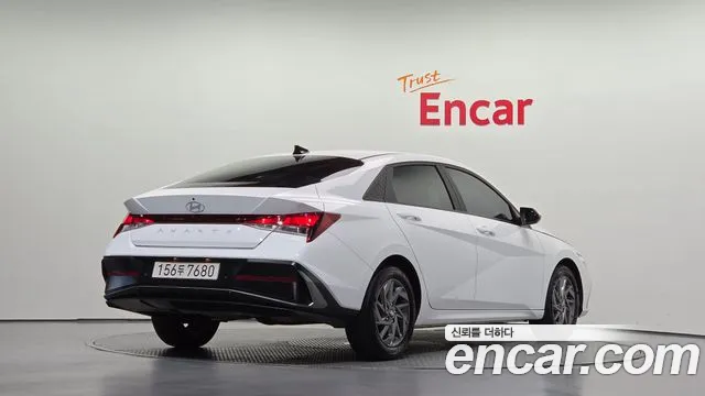 Hyundai Avante CN7 — Фото автомобиля 2