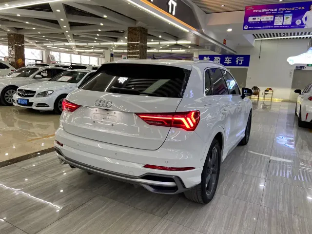 Audi Q3 — Фото автомобиля 4