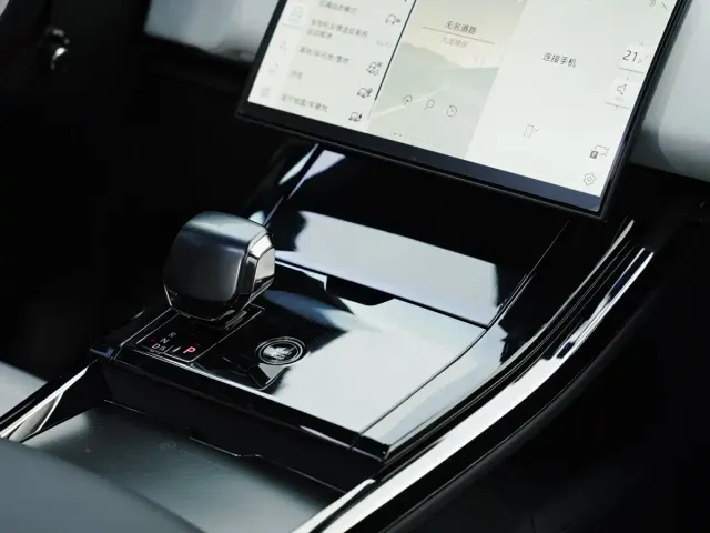 Land Rover Range Rover Sport — Фото автомобиля 18