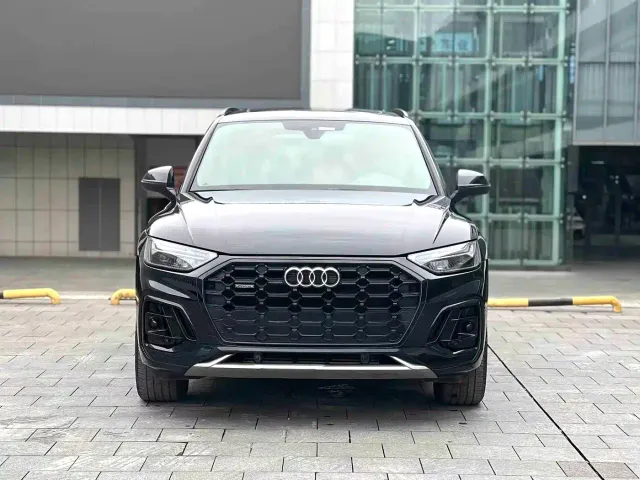 Audi Q5L — Фото автомобиля 2