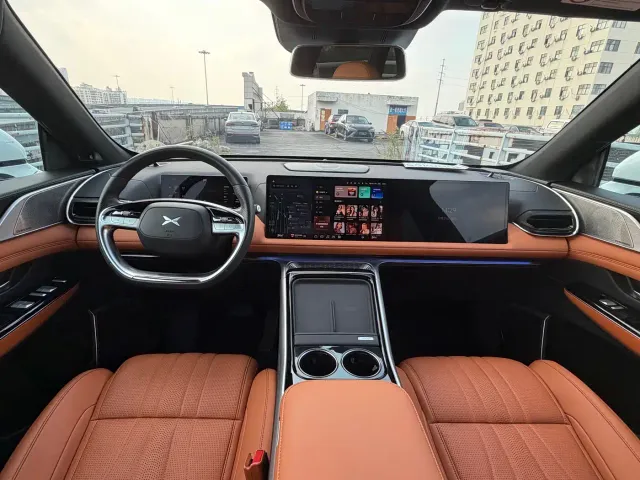 Xpeng G9 — Фото автомобиля 10
