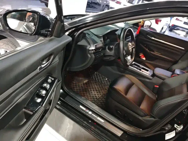 Nissan Teana — Фото автомобиля 15