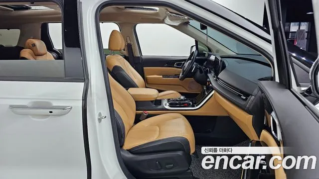 Kia Carnival Generation 4 — Фото автомобиля 11