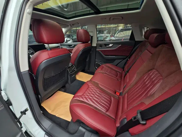 Hongqi HS5 — Фото автомобиля 9