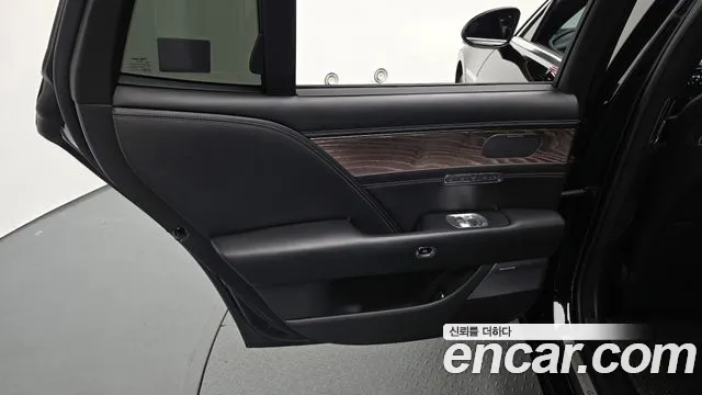Genesis G90 Бензин 3.5 турбо AWD — Фото автомобиля 21