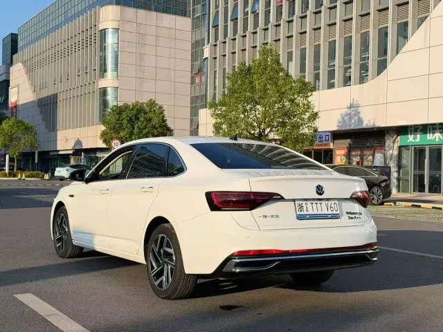 Volkswagen Sagitar — Фото автомобиля 9