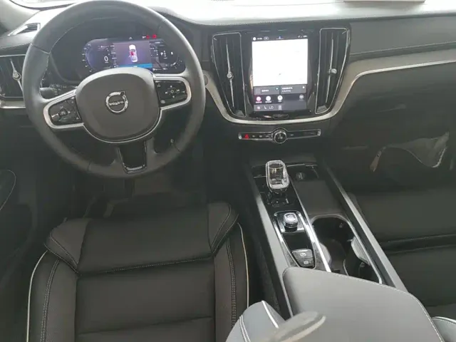 Volvo S60 — Фото автомобиля 9