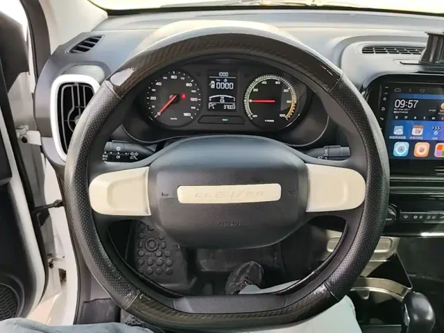 Roewe Clever — Фото автомобиля 10