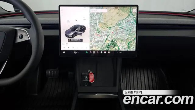 Tesla Model 3 — Фото автомобиля 14