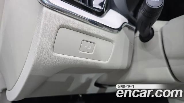 Volvo XC60 Generation 2 — Фото автомобиля 30