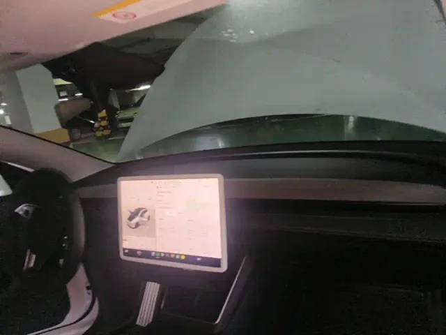 Tesla Model Y — Фото автомобиля 11